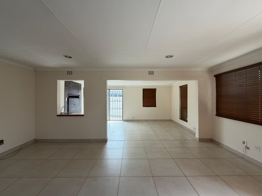 To Let 2 Bedroom Property for Rent in Overbaakens Eastern Cape